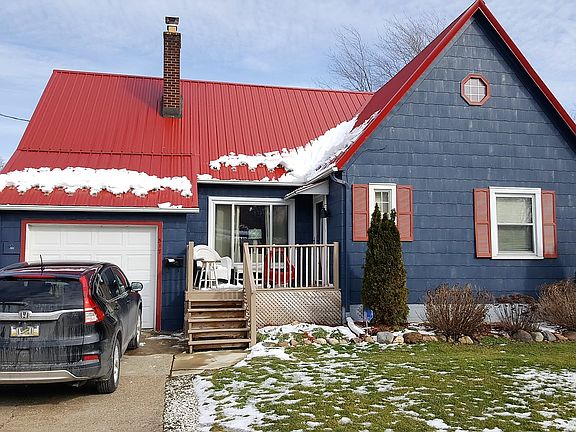 3rd image of 517 Roslyn Ave