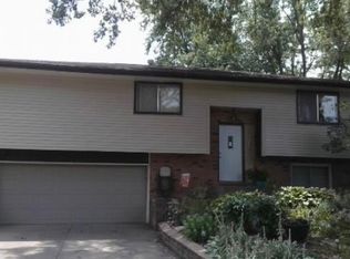 7947 Steinway Rd, Lincoln, NE 68505