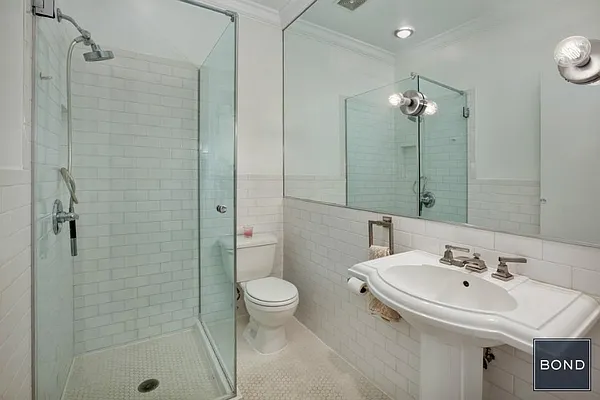 Sold by Bond New York | media 15