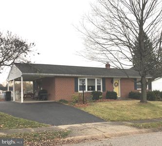 2440 Ramblewood Rd, York, PA, 17408