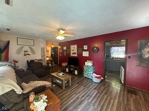 4th image of 105 Sherry Ln
