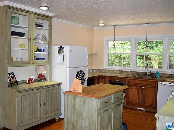 3rd image of 1801 S Brook Cir