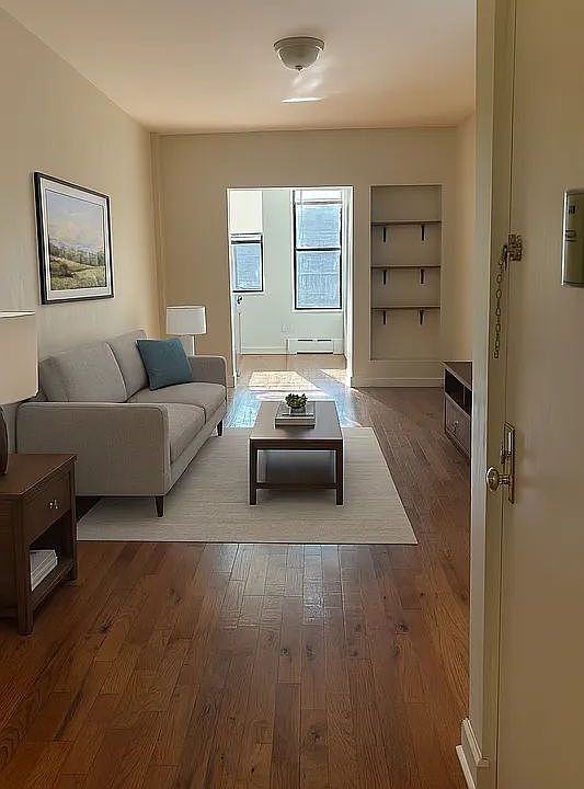 1st image of 504 Seneca Ave #2B