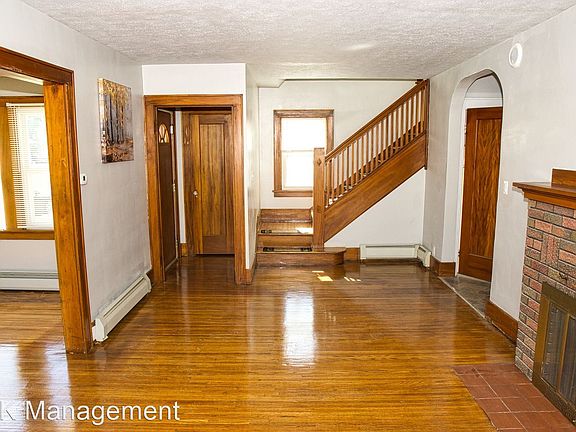 3rd image of 42 Orchard Ave