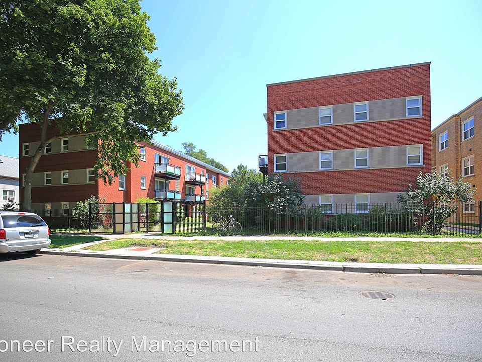 1st image of 6435 N Damen Ave APT 1E