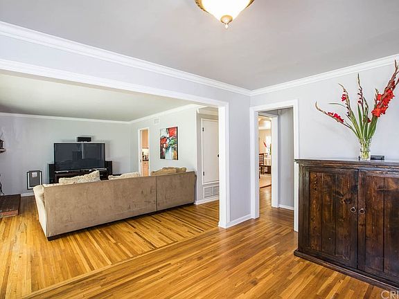 4th image of 10019 Swinton Ave