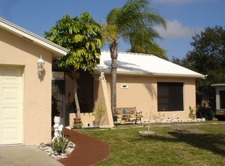 560 Whippoorwill Dr, Venice, FL 34293