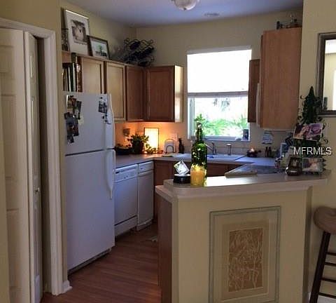 4th image of 2104 Golden Oak Ln #0