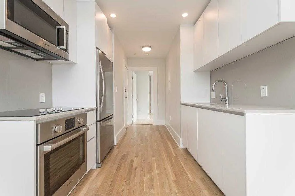 3 bed, $3,200 — Photo 1