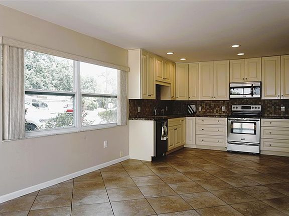 4th image of 4330 TAHITIAN GARDENS CIRCLE #E