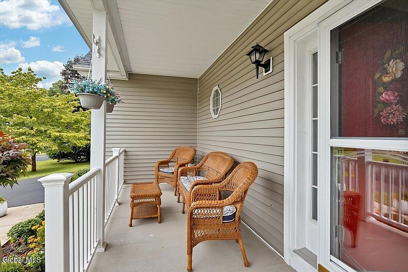 3rd image of 22 Domenico Drive