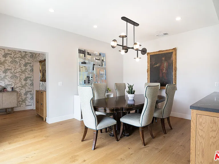 8021 Blackburn Ave #U — Photo 12