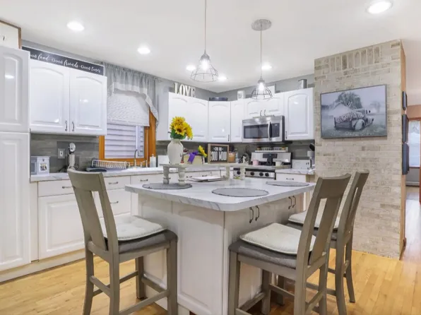 90 West 21st Street image 1 of 9