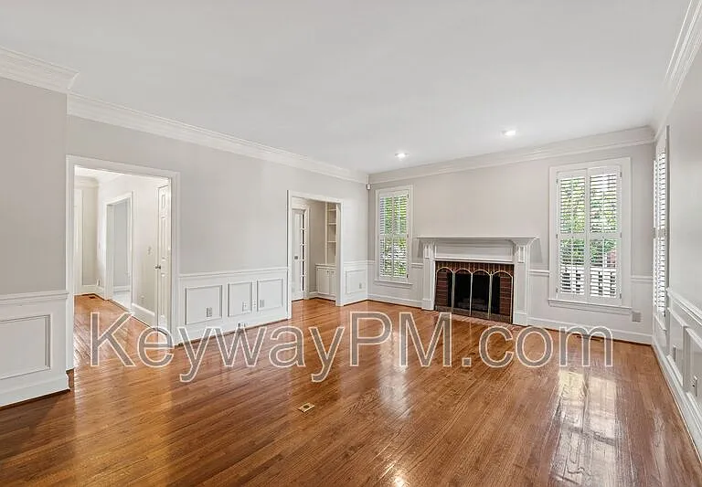 879 Sparkleberry Rd — Photo 4