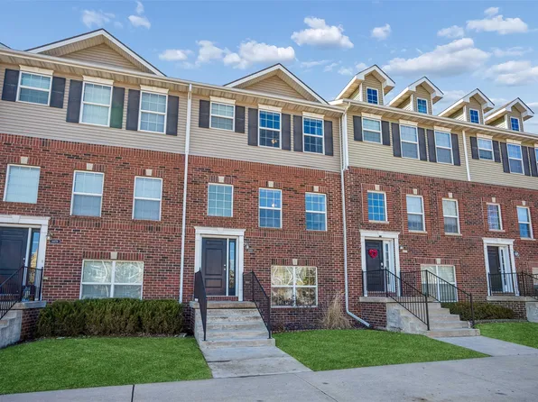 6883 Jack London Dr, Johnston, IA 50131