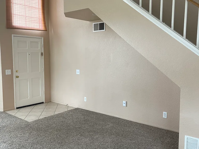 2104 Madiera Dr — Photo 4