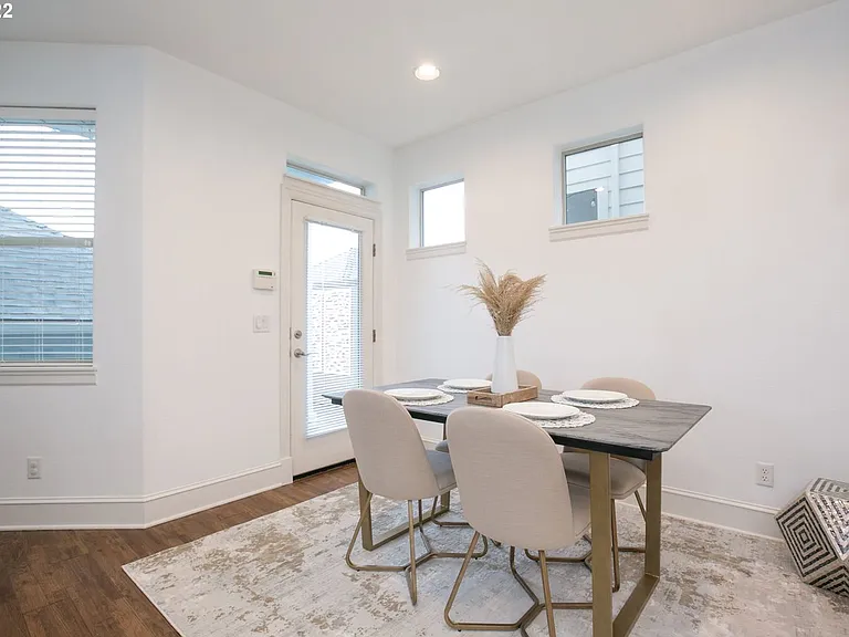 17335 SW Montague Way — Photo 8