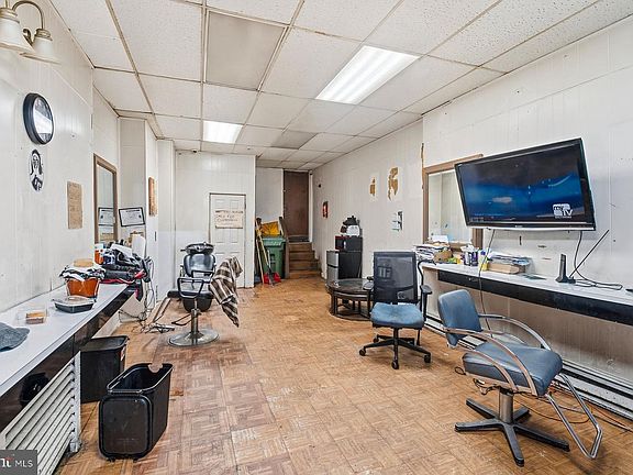 5th image of 2420 Greenmount Ave