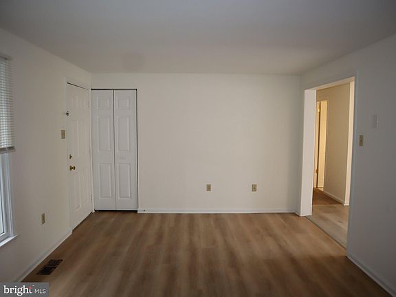 2nd image of 1108 Middle Neck Dr