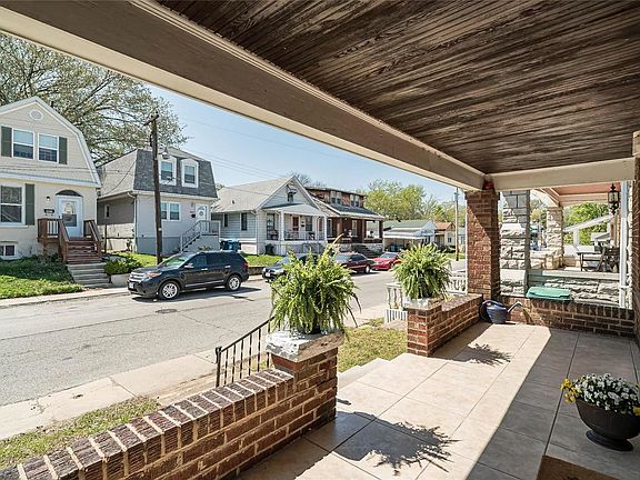 3rd image of 4849 Oldenburg Ave