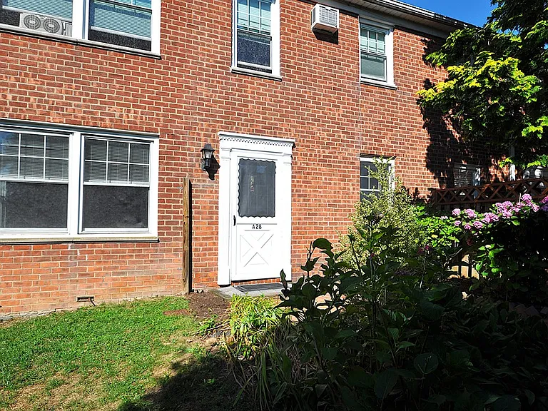 100 Cedar St #A28 — Photo 19