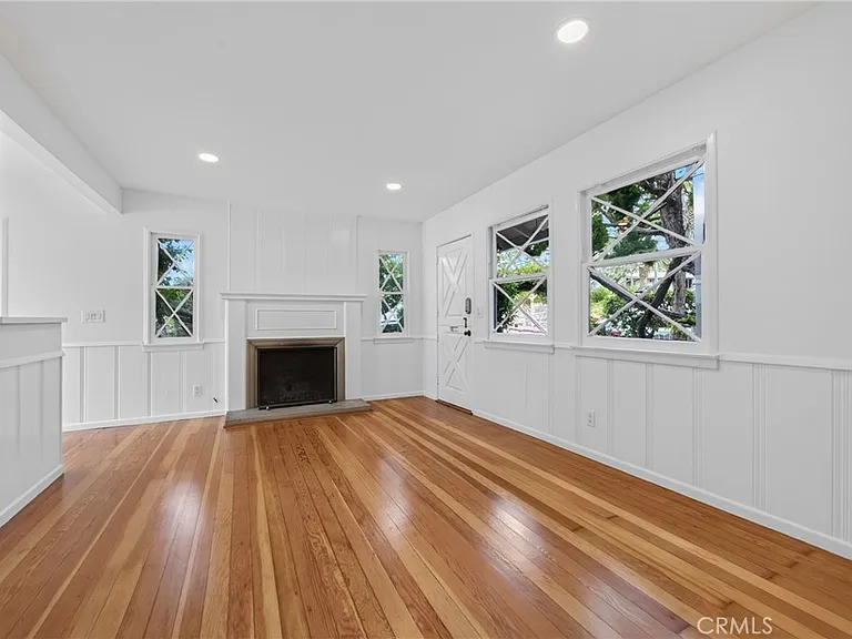 581 Park Ave — Photo 1