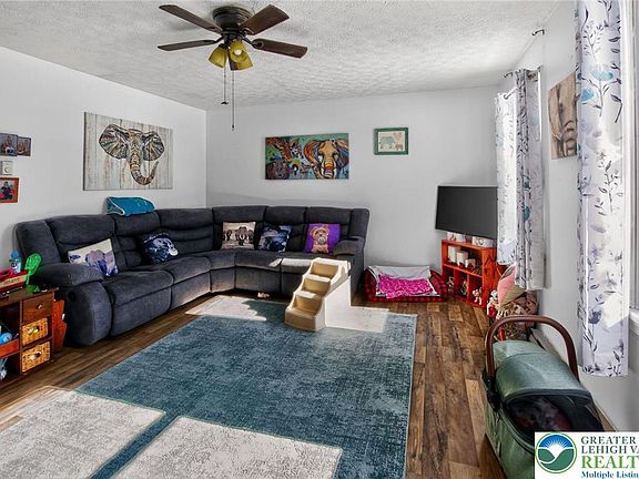 4th image of 402 Donna Dr