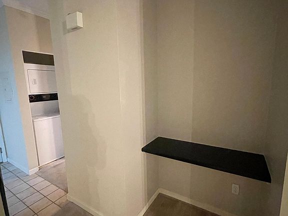 4th image of 2160 Santa Cruz Ave APT 4