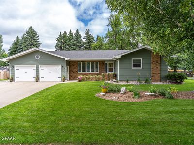 514 Terrace Dr, Grand Forks, ND, 58201