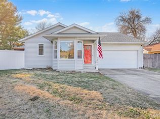 1405 Royal Oak Ct, O'Fallon, IL 62269