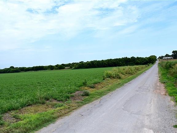 5th image of Dell St