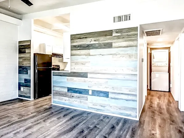 6103 N 48th Ave #2, Glendale, AZ 85301