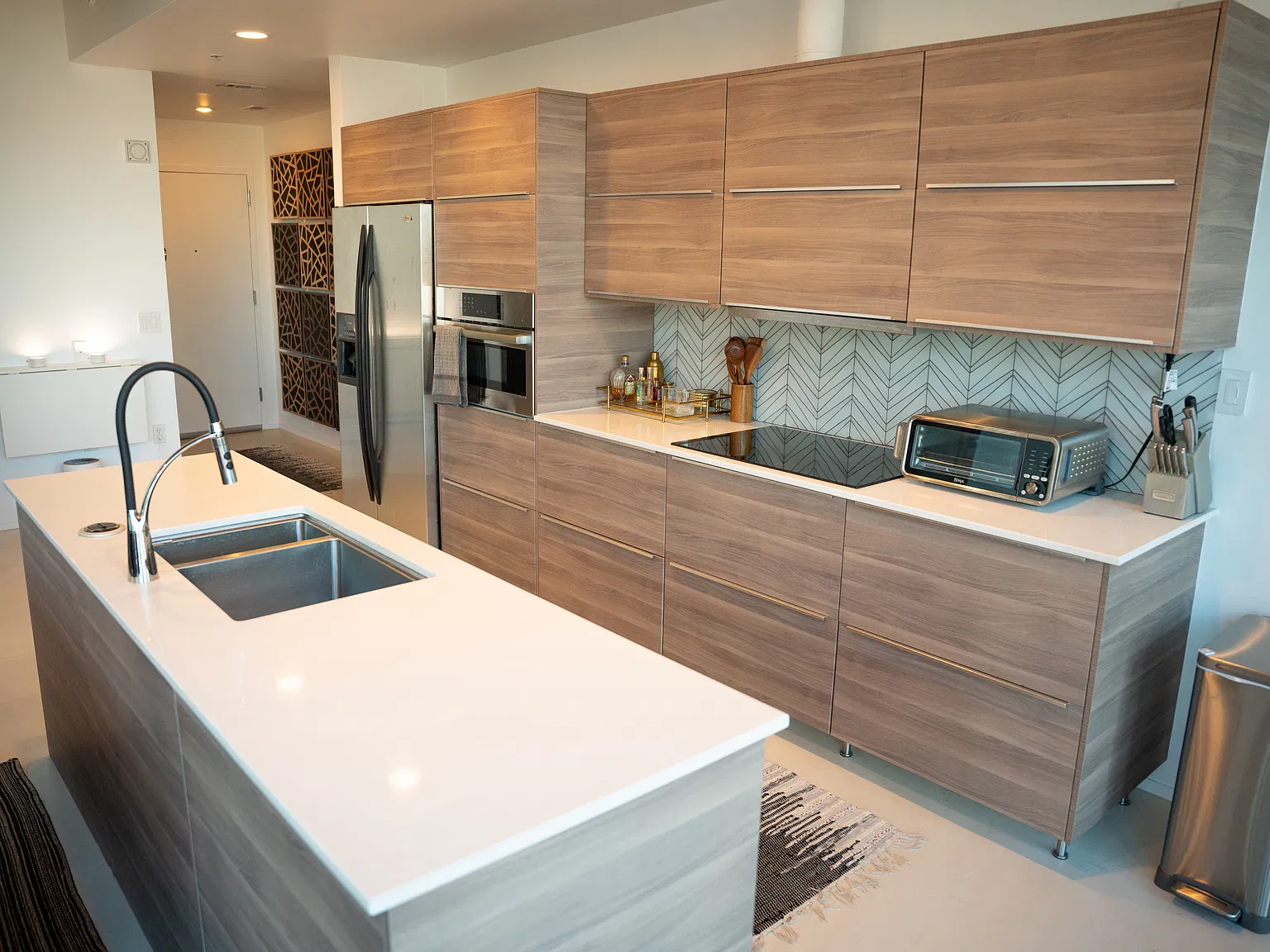 1 bed, 801 sqft, $3,600 — Photo 3