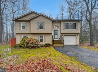 3358 Oberon Rd, Tobyhanna, PA 18466
