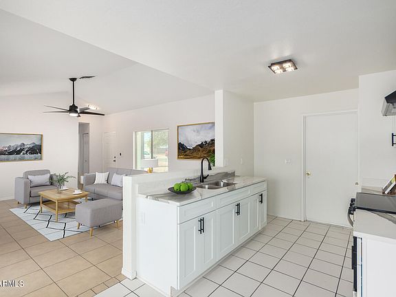 5th image of 7619 W MEADOWBROOK Avenue