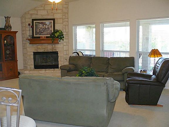 4th image of 353 Marine Ln