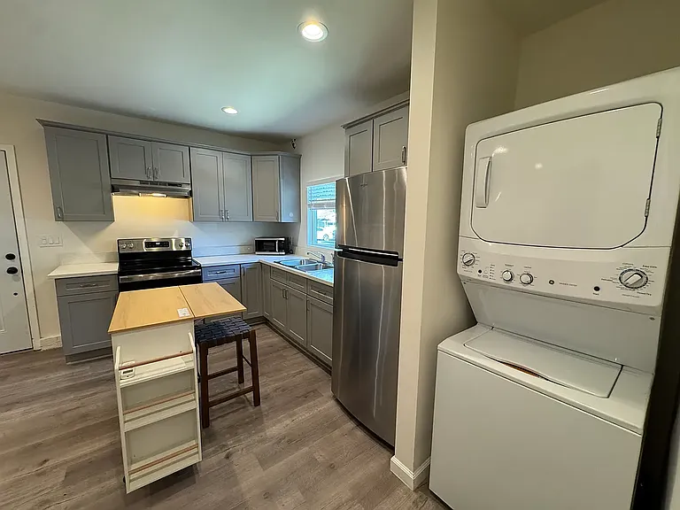 5059B Ludgate Dr — Photo 9