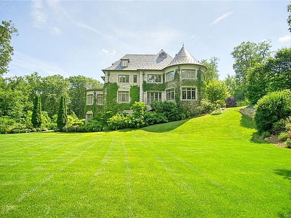 2nd image of 17 Cowdray Park Dr
