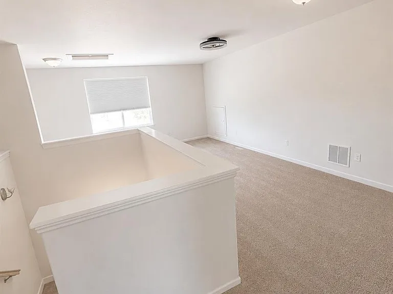 10562 Racine Cir — Photo 8