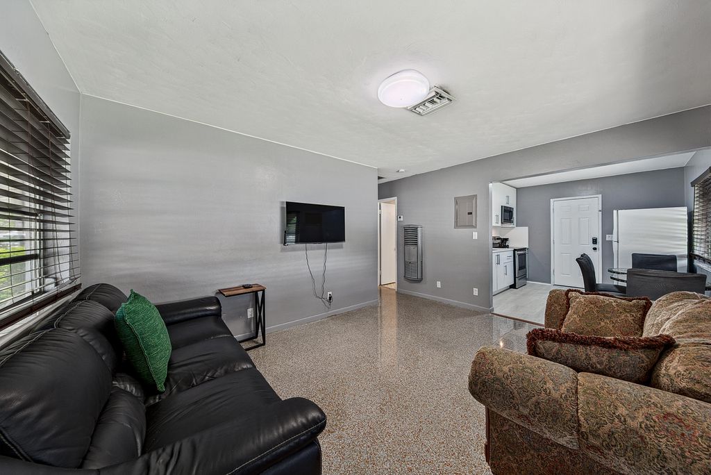 239 NE 24th Ave, photo 9