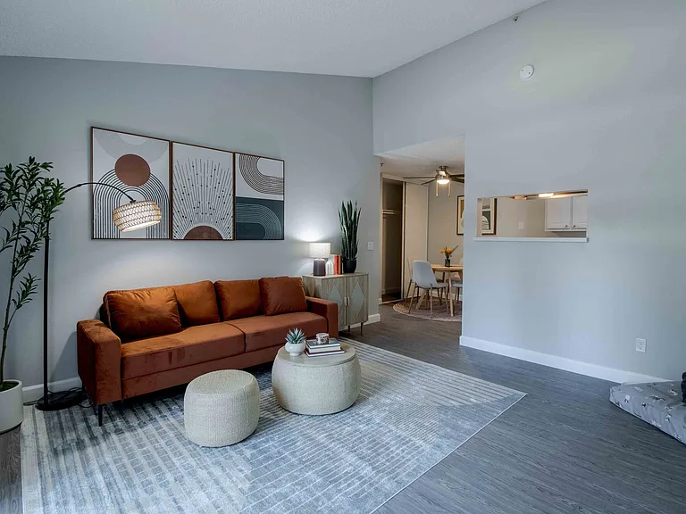Creekside Park Apartments — Photo 1