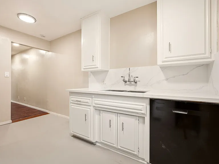 327 1/2 S Lincoln Pl — Photo 9