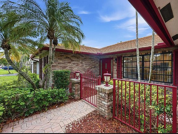 3rd image of 10740 NW 19th Street