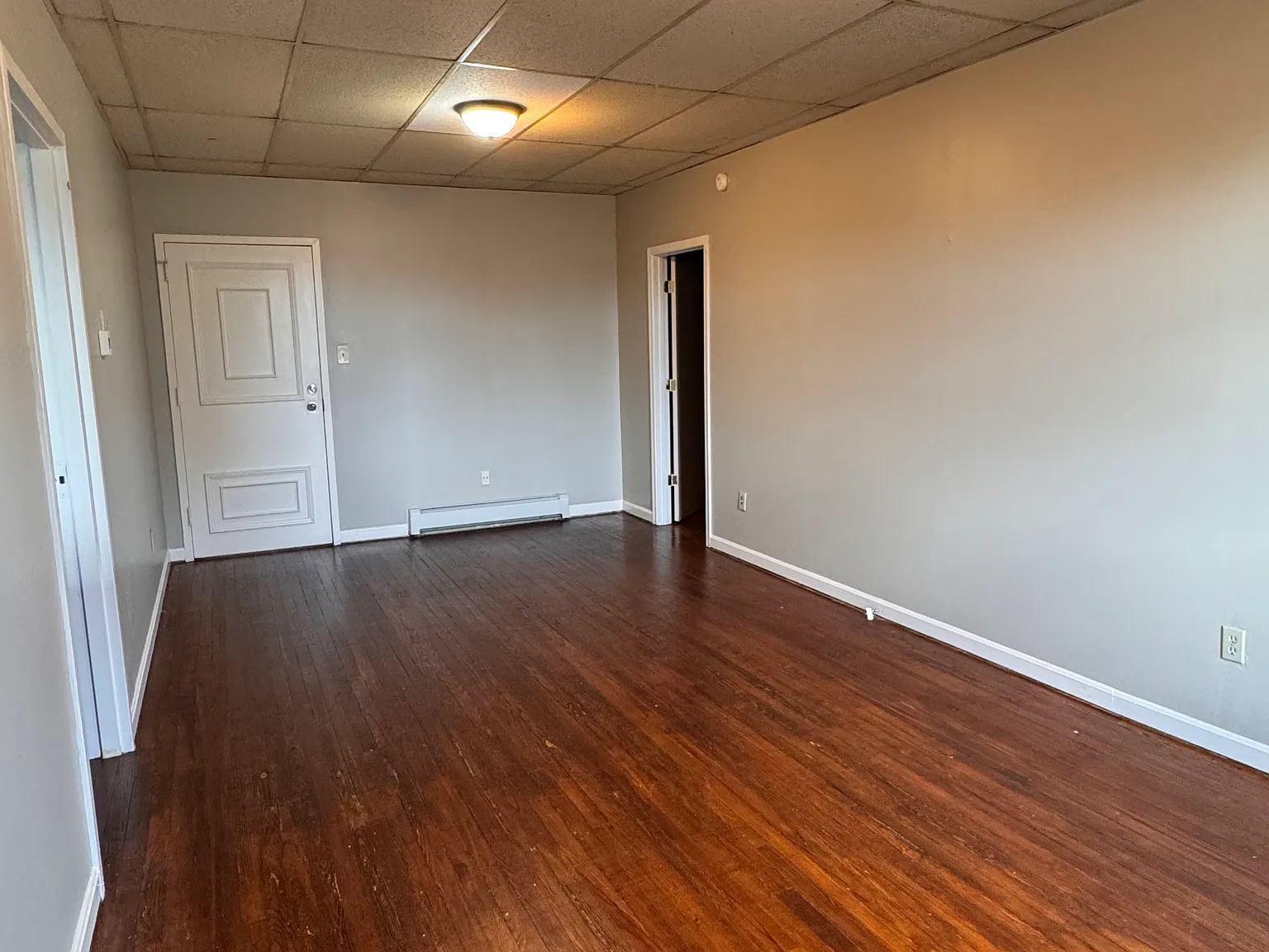 1 bed, $900 — Photo 2