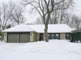 1922 Rainbow Ave, De Pere, WI 54115