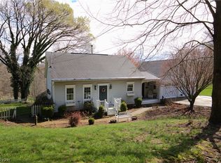 10547 Rock Hill Rd, Cambridge, OH 43725