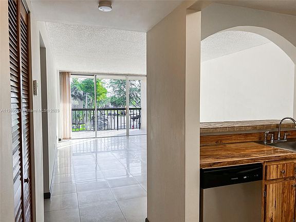 3rd image of 10845 SW 112th Ave APT 317