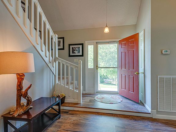 4th image of 7049 Bay Cove Trl