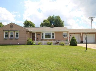413 Old Dubuque Rd, Anamosa, IA 52205