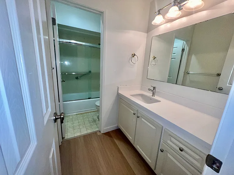 5496 Roundtree Dr — Photo 10